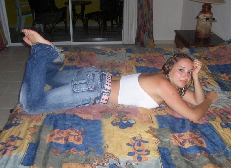Пьяная молодежь отдыхает в Турции голышом 2 фото